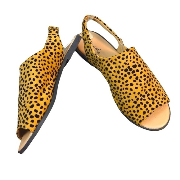 NWOT Qupid Cheetah Print Faux Suede Open Toe Flat Sling Back Sandals, Size 9 - Picture 2 of 9